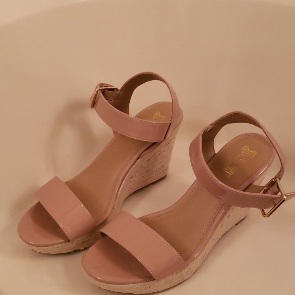 Brash light / nude pink pumps